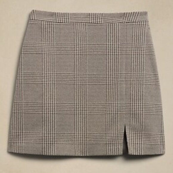 Banana Republic Notch Front Mini Skirt, plaid, 8, LNWOT/no flaws, fully lined - Picture 1 of 6